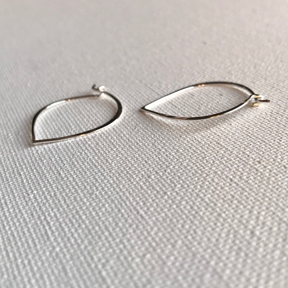 NEW Sterling Silver Lotus Hoop Earrings - Picture 6 of 6